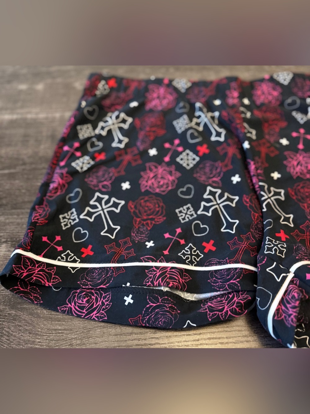 Perfect Angel Rose Cross Print Pajama Shorts Set NWT - Picture 11 of 14
